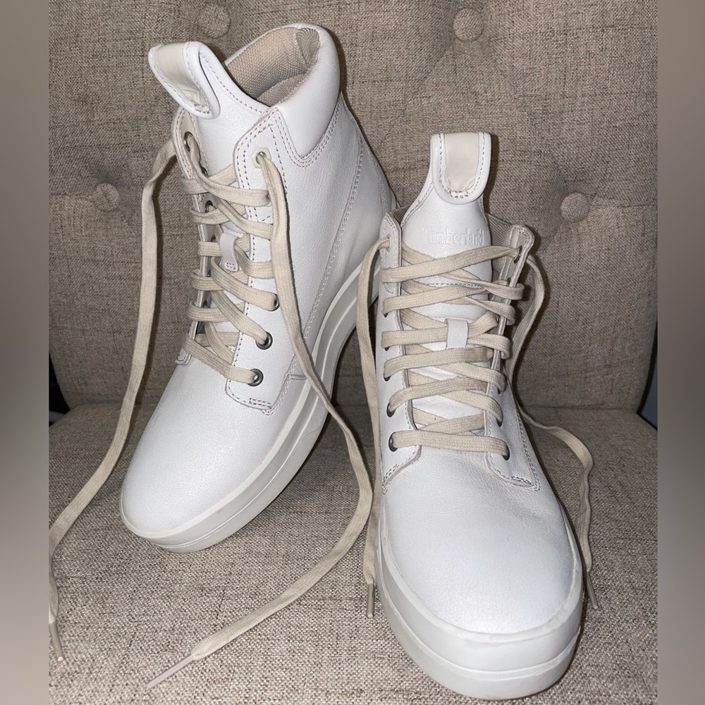 Timberland Womens Mayliss 6 Inch Boot, Cream/White